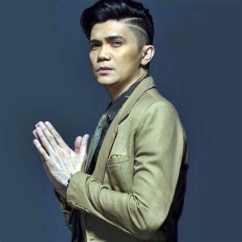 Vhong Navarro ( 